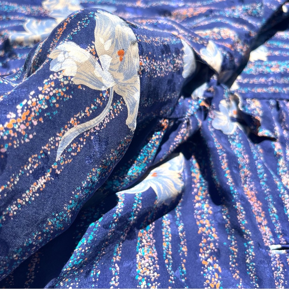 Vintage 100% Silk Tie Neck Blouse – Midnight Blue Abstract Moth & Ikat Motif S/M - Picture 2 of 13